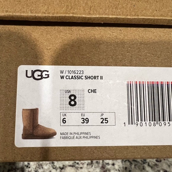 UGG Classic Short II - Picture 5 of 5